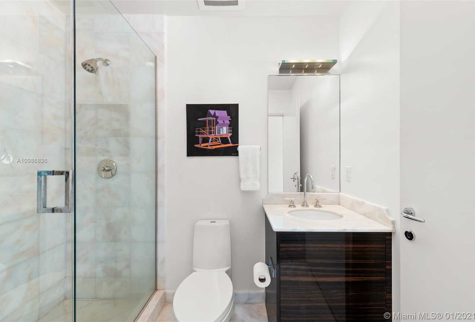 Small Image of 50 SOUTH POINTE DR #2005, Miami Beach Number 19
