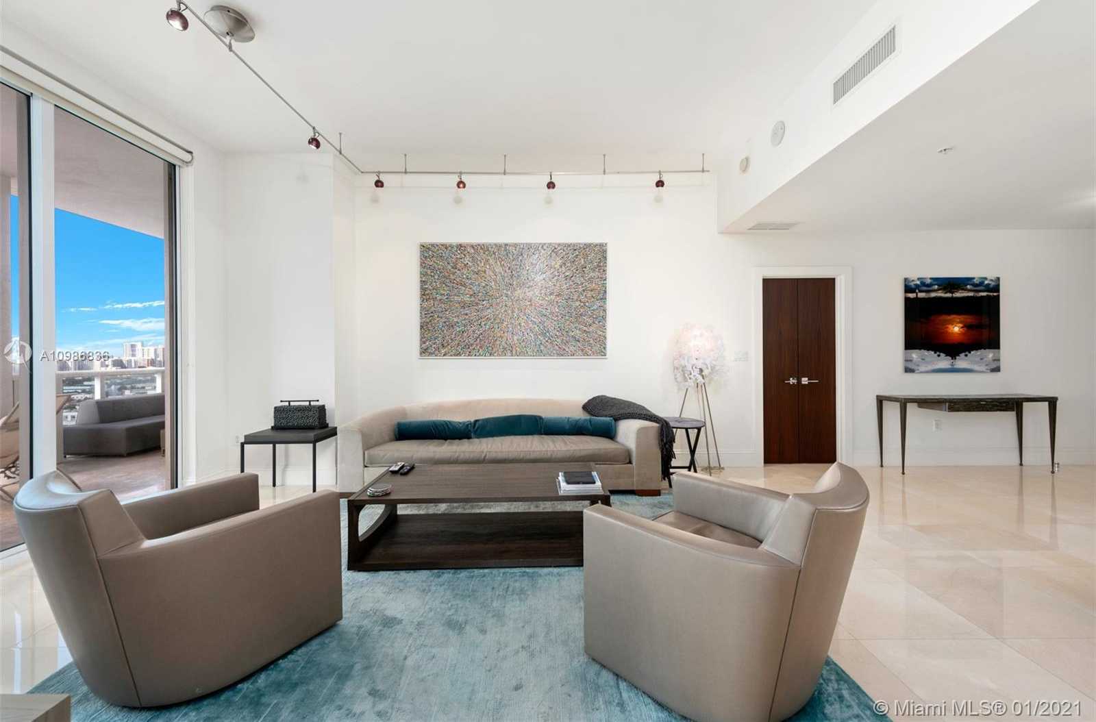 Small Image of 50 SOUTH POINTE DR #2005, Miami Beach Number 5