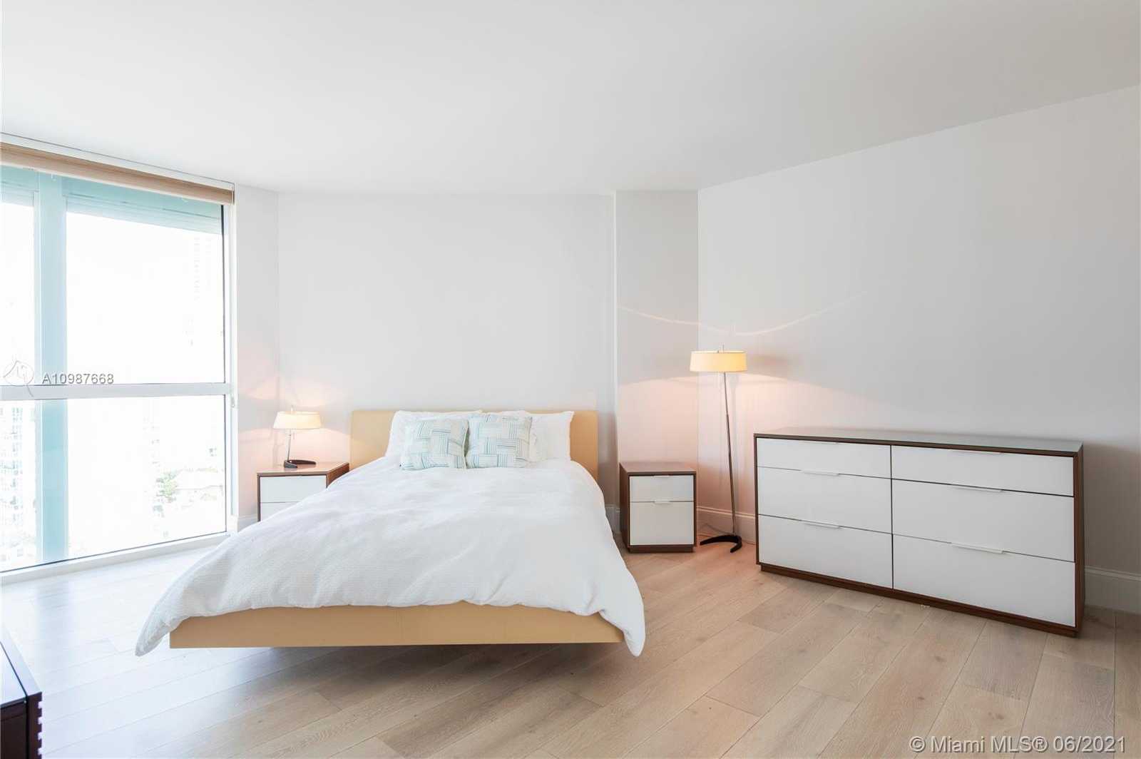 Small Image of 16500 COLLINS AVE #1656, Sunny Isles Beach Number 6