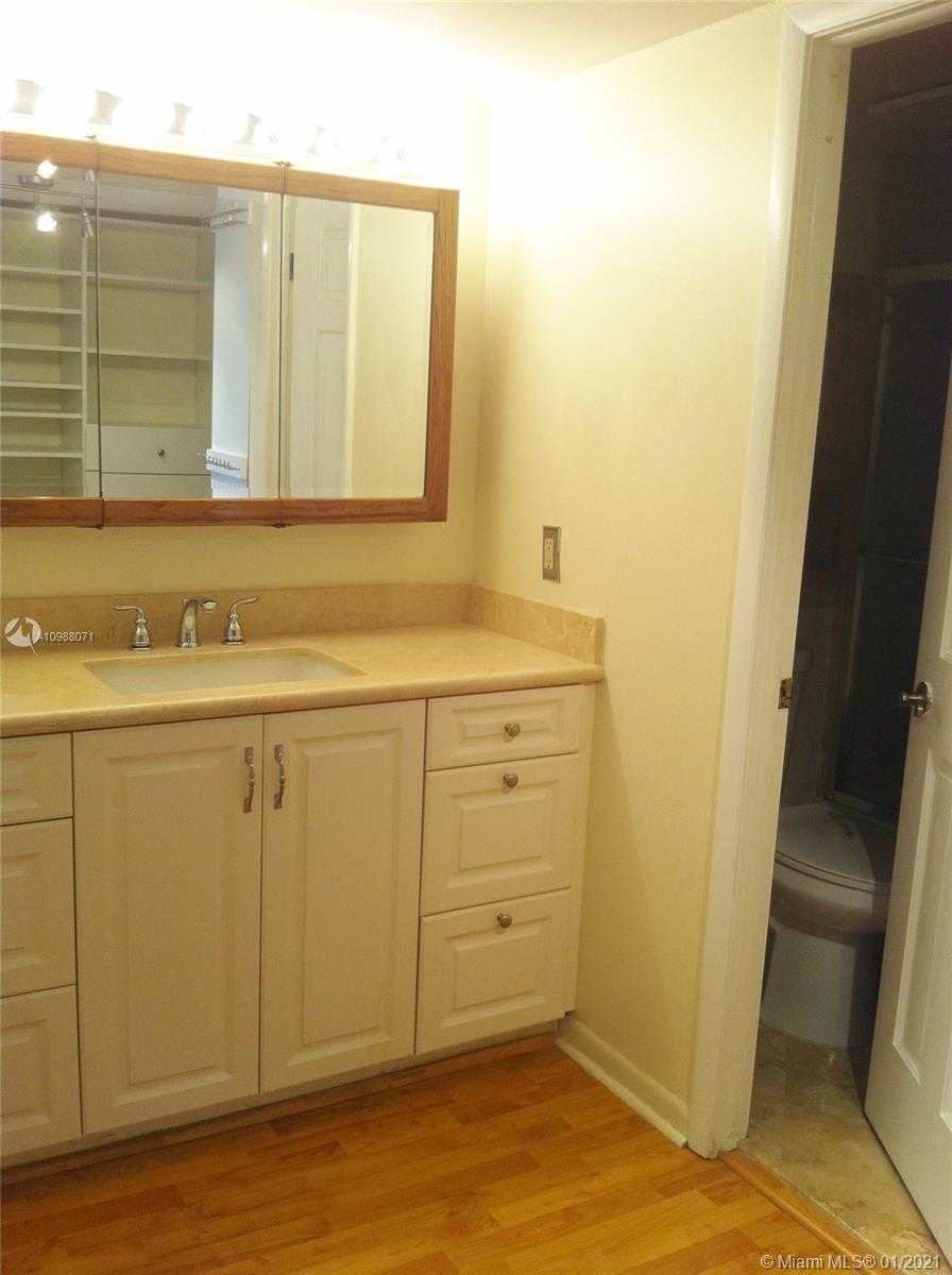 Small Image of 575 CRANDON BLVD #509, Key Biscayne Number 14