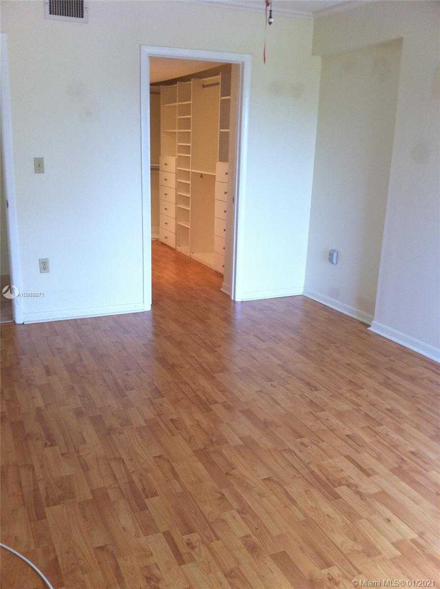 Small Image of 575 CRANDON BLVD #509, Key Biscayne Number 15