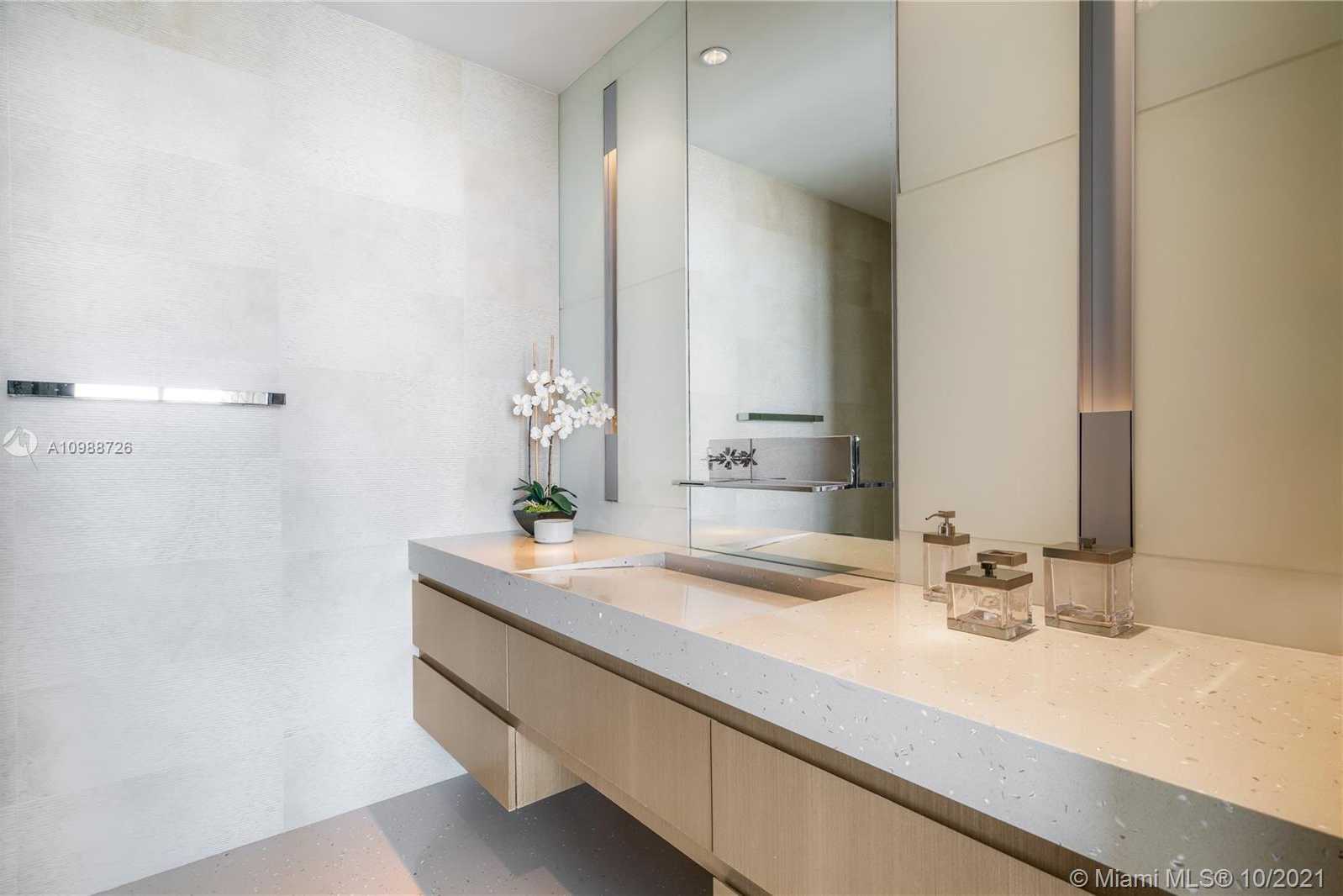 Small Image of 800 SOUTH POINTE DR #1401, Miami Beach Number 15