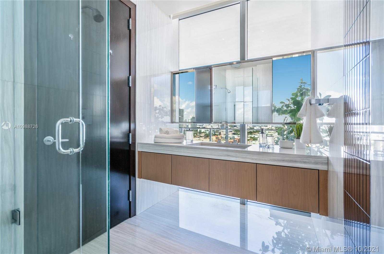 Small Image of 800 SOUTH POINTE DR #1401, Miami Beach Number 17