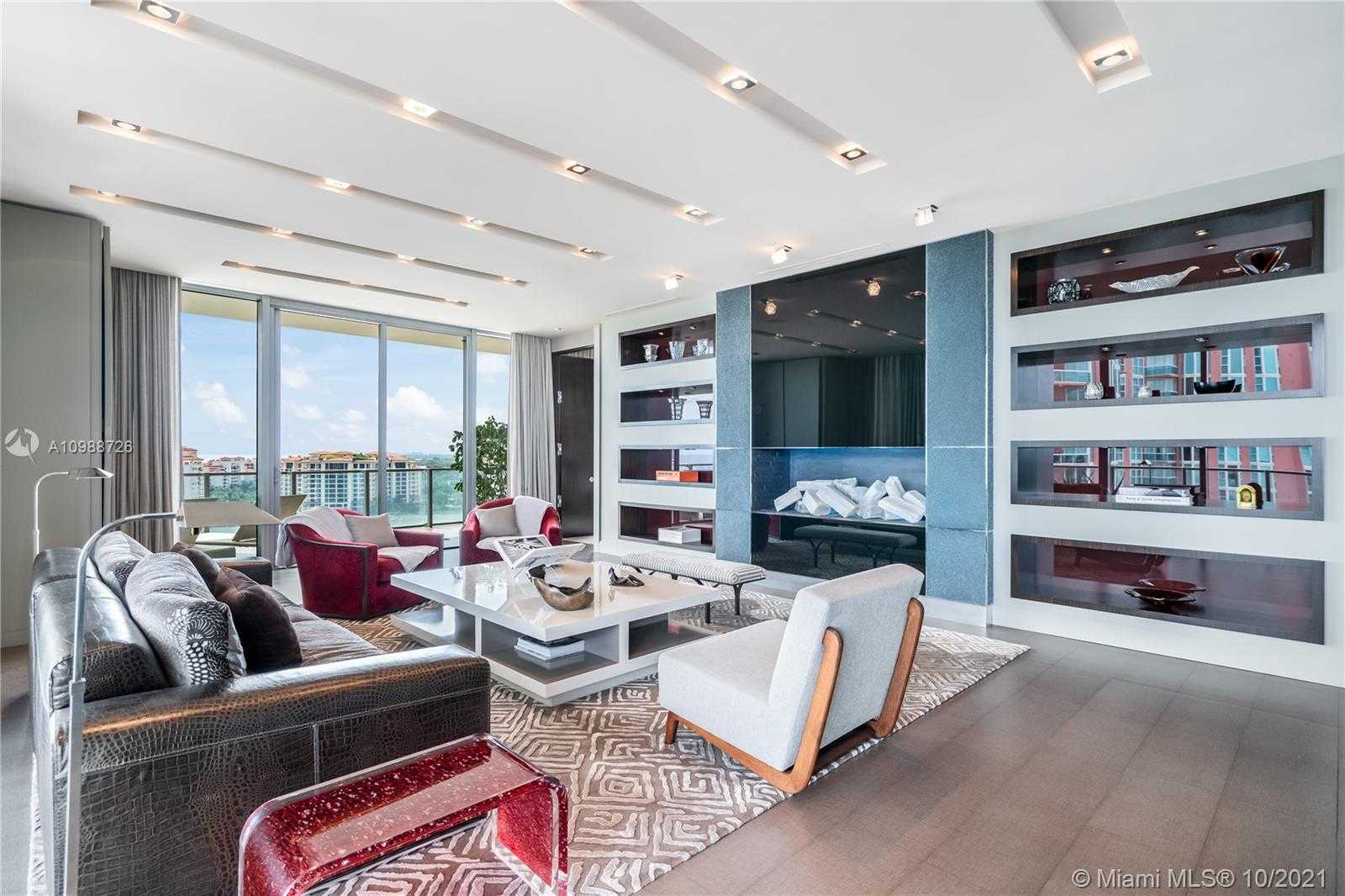Small Image of 800 SOUTH POINTE DR #1401, Miami Beach Number 4
