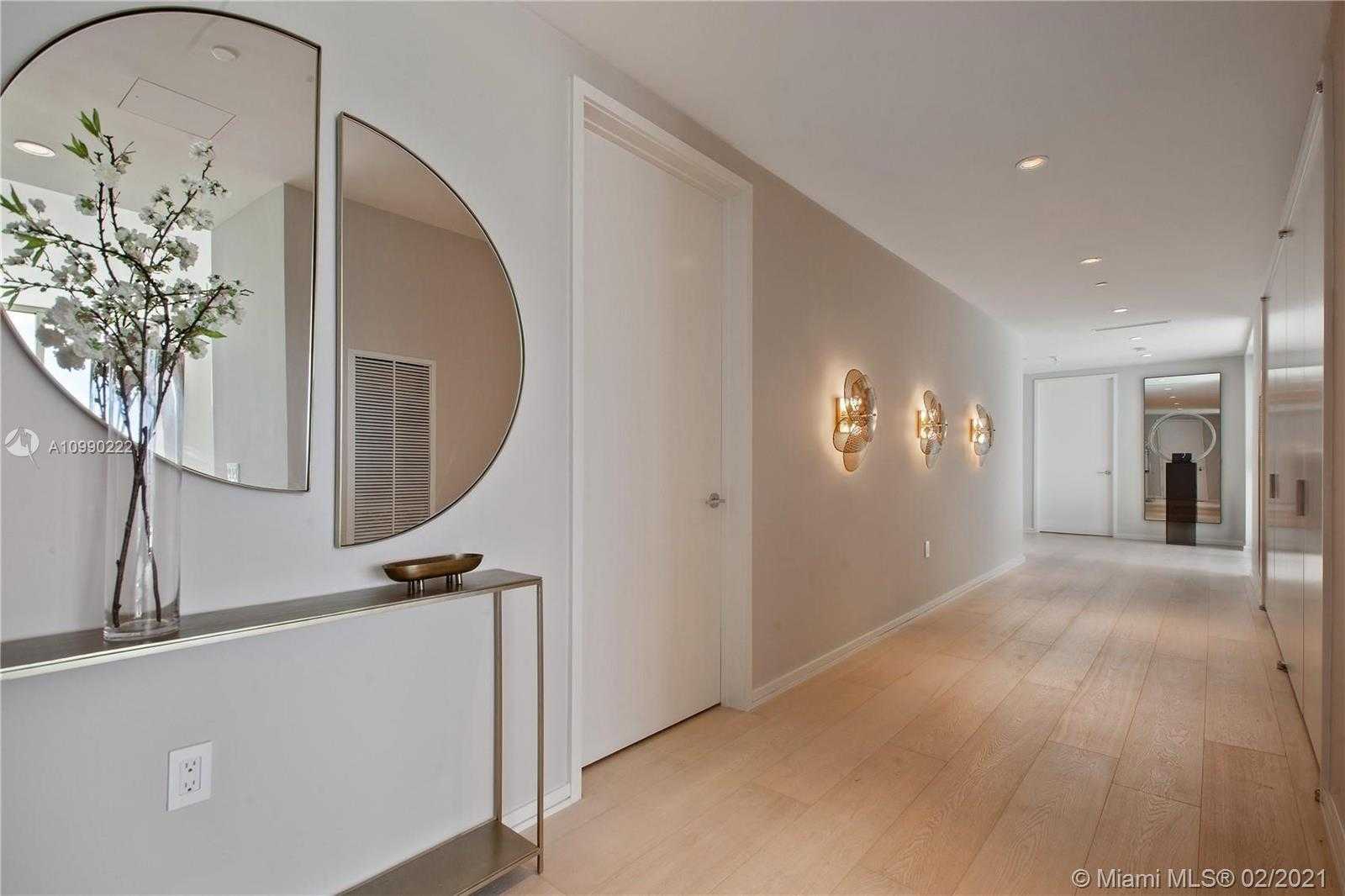 Small Image of 300 COLLINS AVE #PH-TWO, Miami Beach Number 11