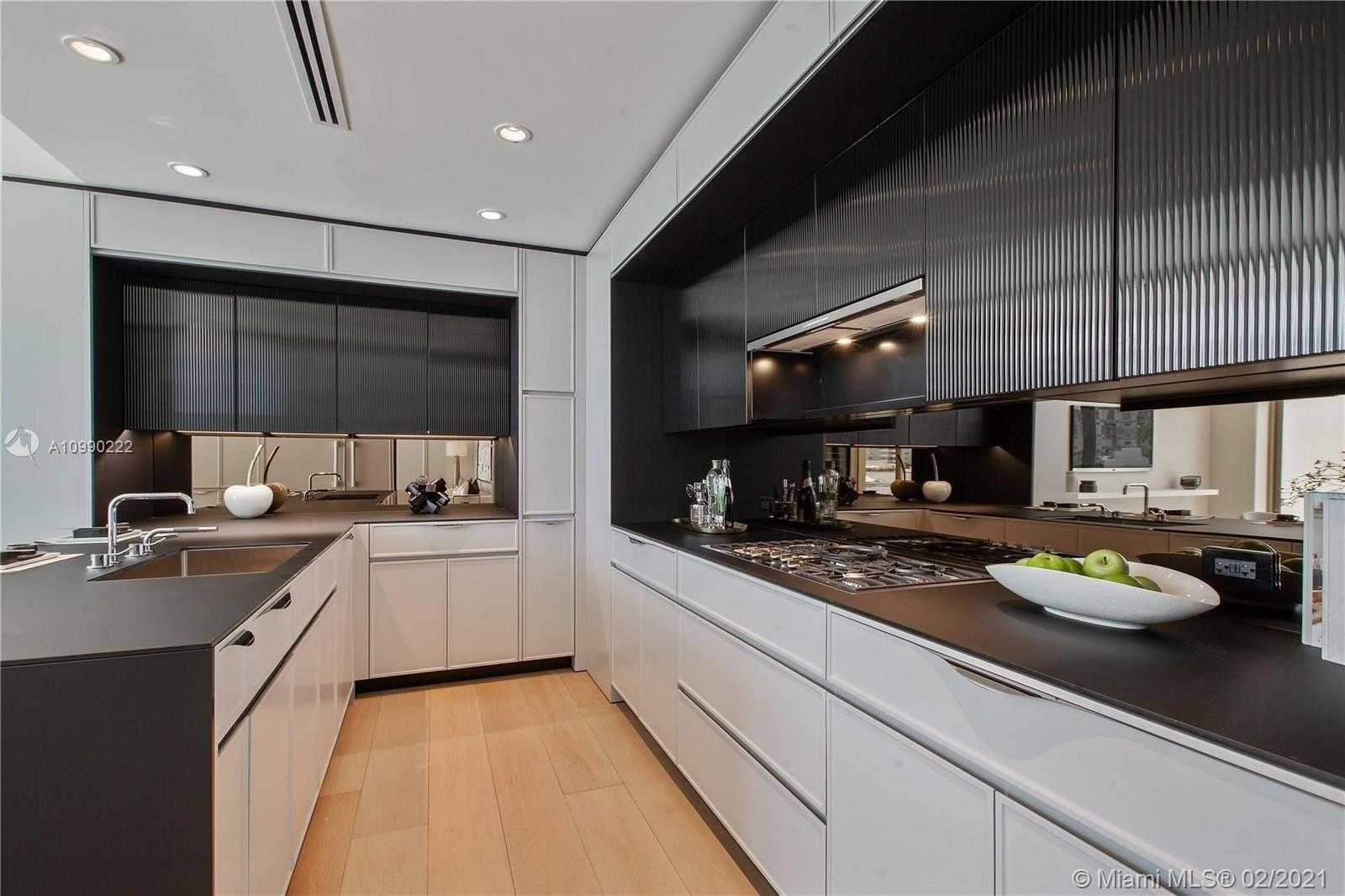 Small Image of 300 COLLINS AVE #PH-TWO, Miami Beach Number 6