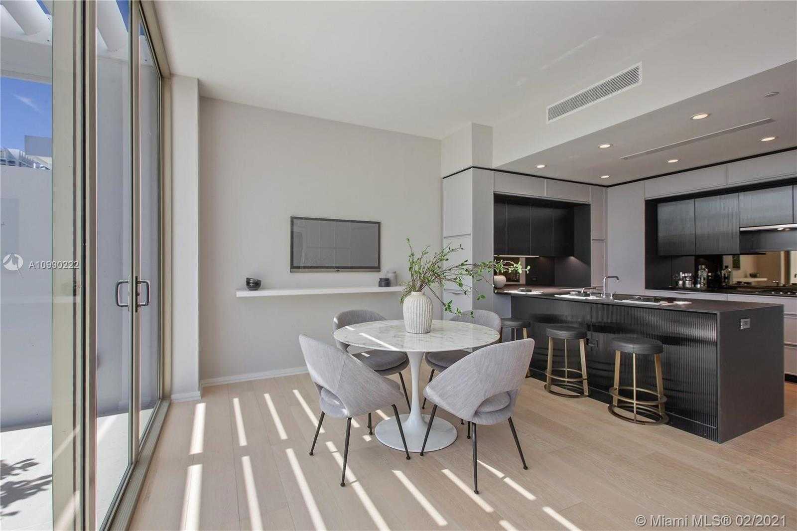 Small Image of 300 COLLINS AVE #PH-TWO, Miami Beach Number 7