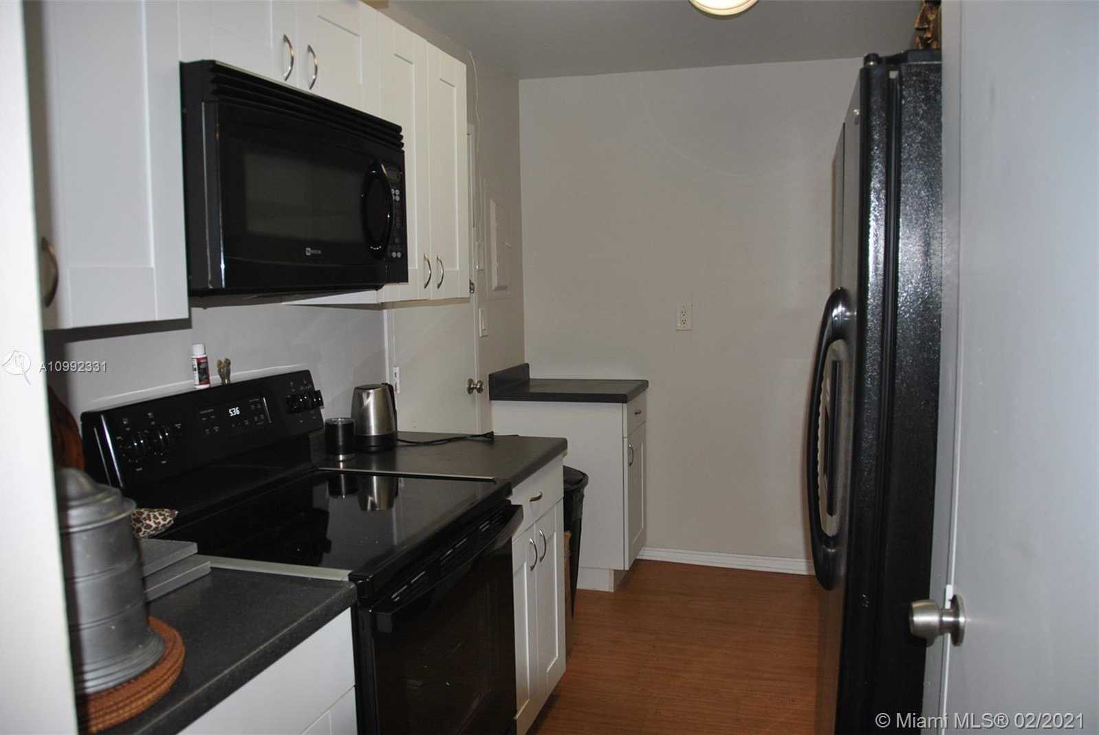 Small Image of 1865 79TH ST CSWY #4E, North Bay Village Number 2