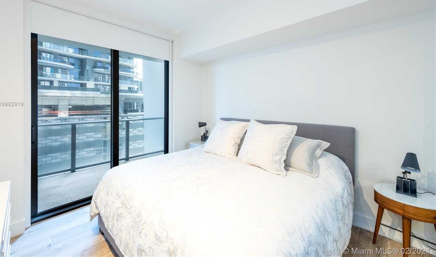 Small Image of 1010 BRICKELL AVE #1707, Miami Number 12