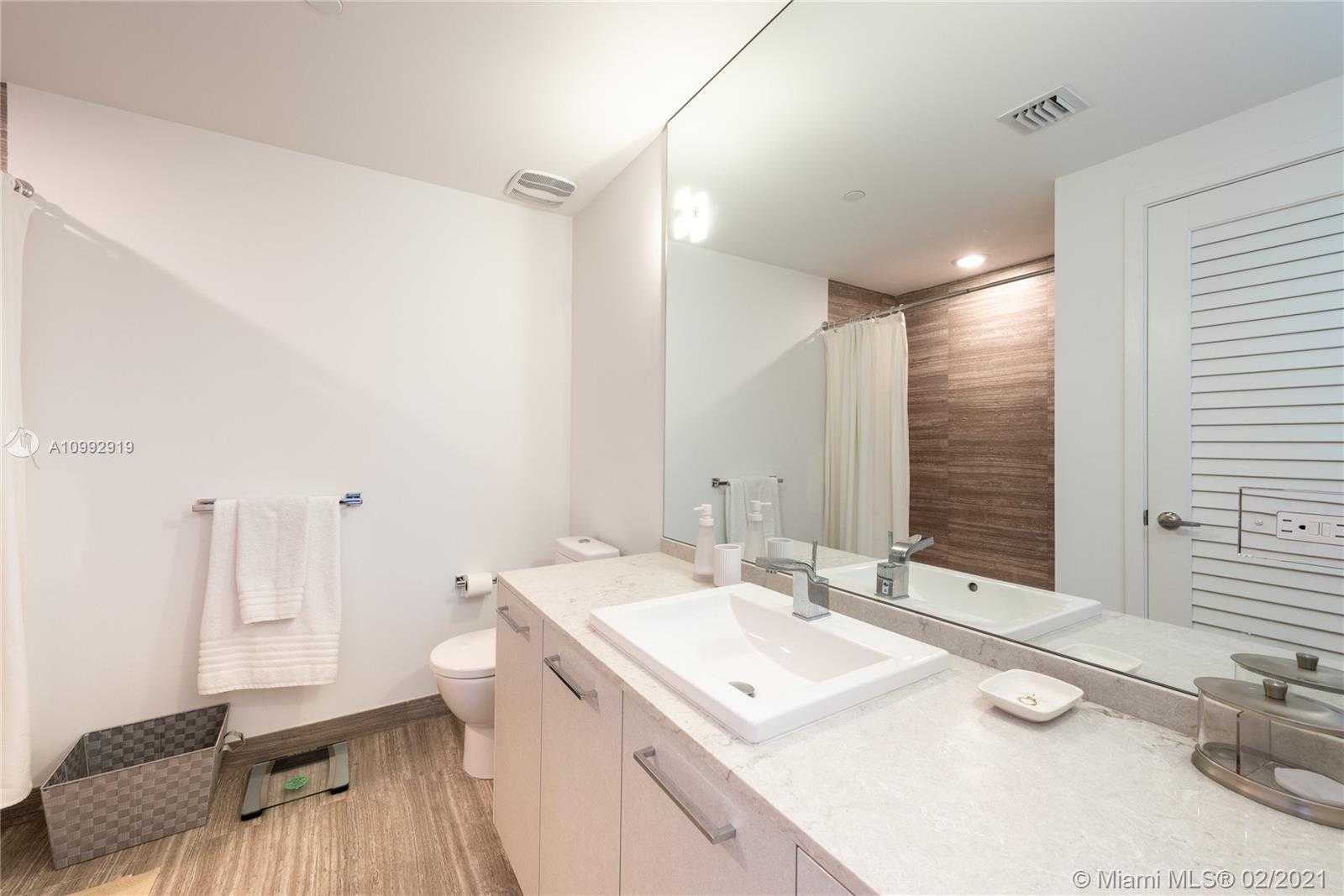 Small Image of 1010 BRICKELL AVE #1707, Miami Number 15