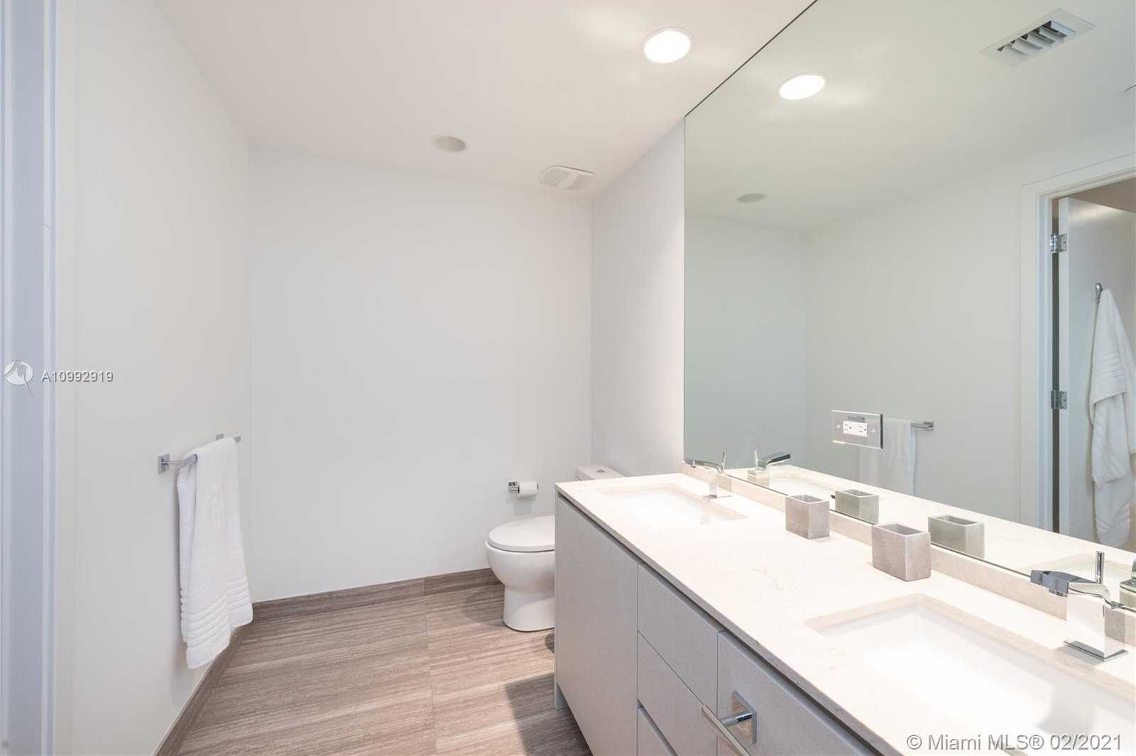 Small Image of 1010 BRICKELL AVE #1707, Miami Number 19