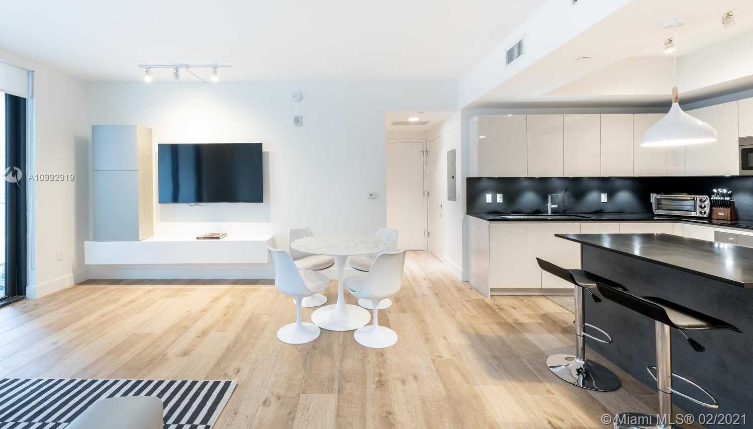 Small Image of 1010 BRICKELL AVE #1707, Miami Number 4