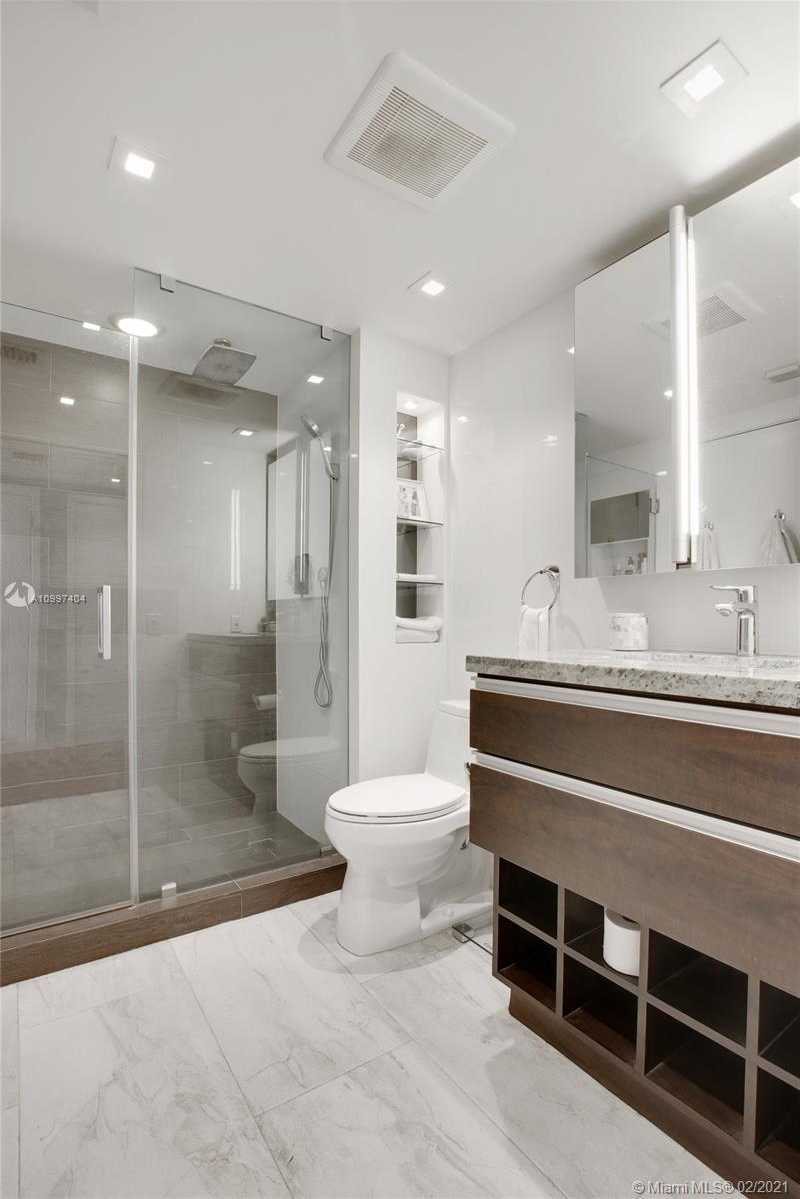 Small Image of 650 WEST AVE #402, Miami Beach Number 15