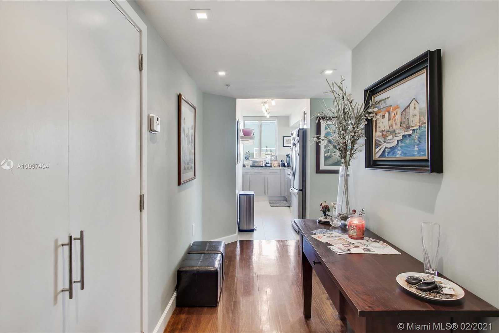 Small Image of 650 WEST AVE #402, Miami Beach Number 2