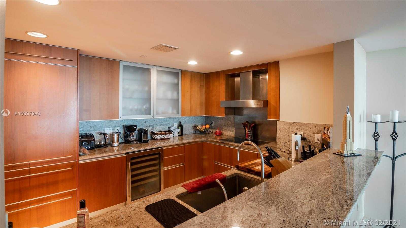 Small Image of 2627 SOUTH BAYSHORE DR #1001, Miami Number 6