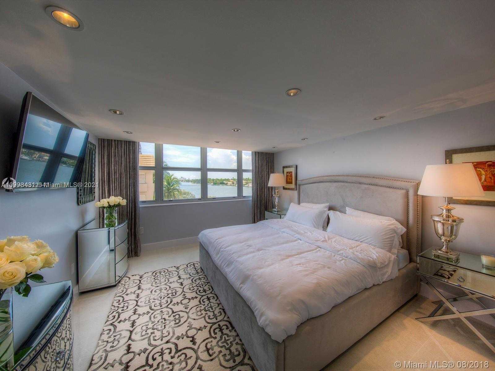 Small Image of 5838 COLLINS AVE #2F, Miami Beach Number 10