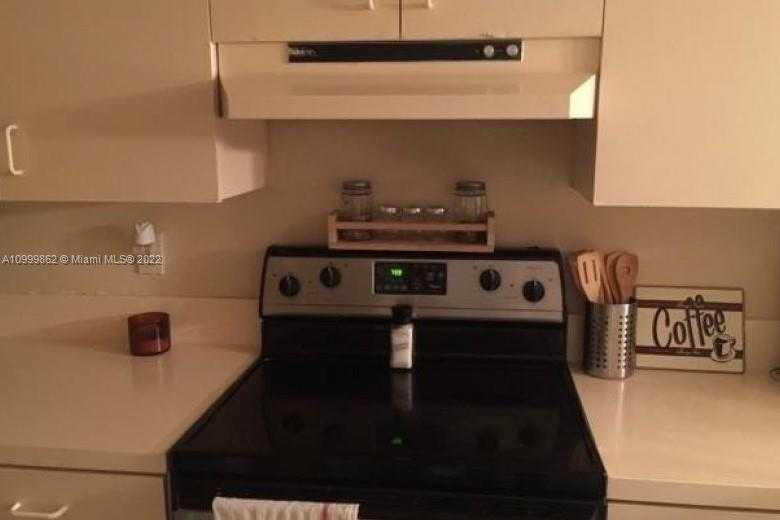 Small Image of 18870 NORTH WEST 57TH AVE #108, Hialeah Number 4