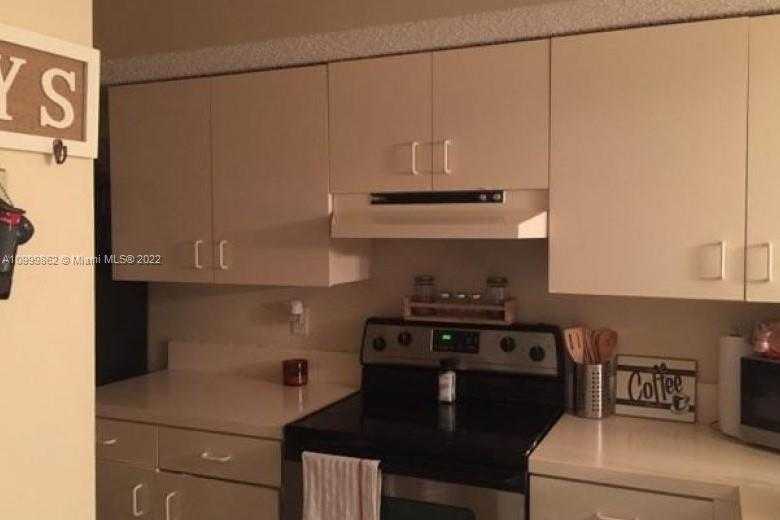 Small Image of 18870 NORTH WEST 57TH AVE #108, Hialeah Number 7
