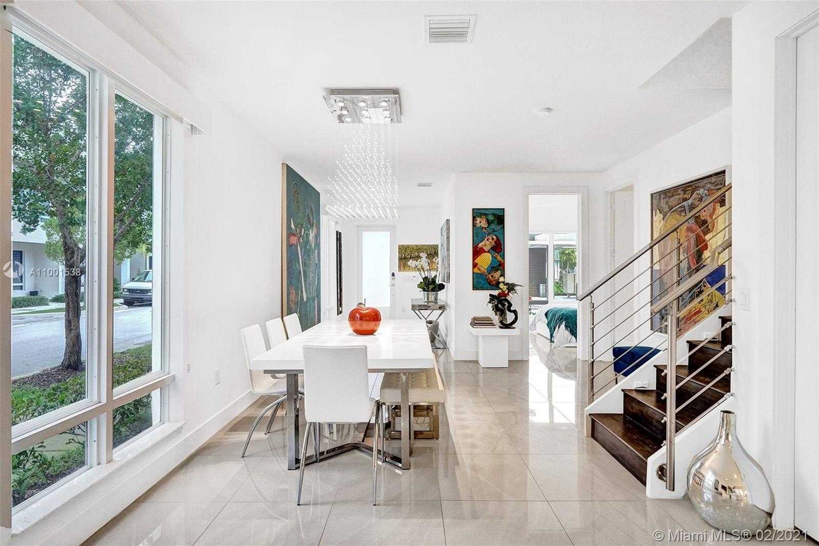 Small Image of 10560 NORTH WEST 64TH TER, Doral Number 13