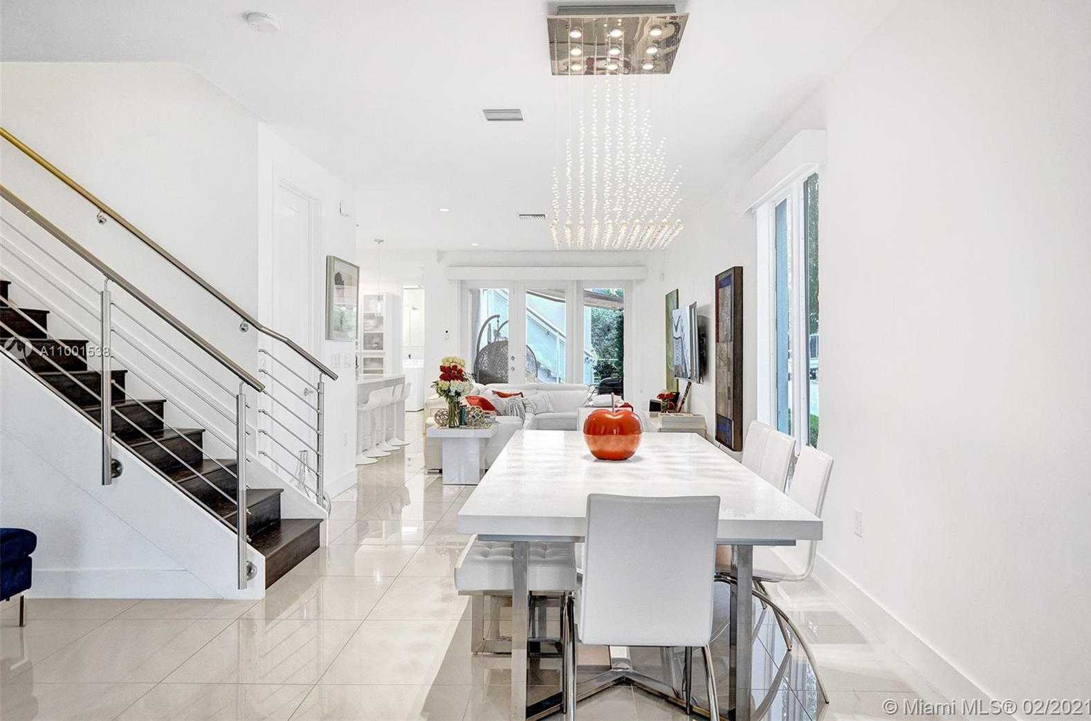 Small Image of 10560 NORTH WEST 64TH TER, Doral Number 16