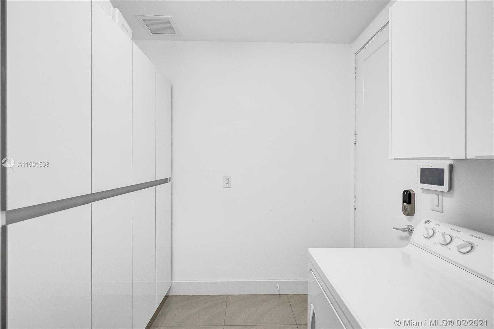 Small Image of 10560 NORTH WEST 64TH TER, Doral Number 32