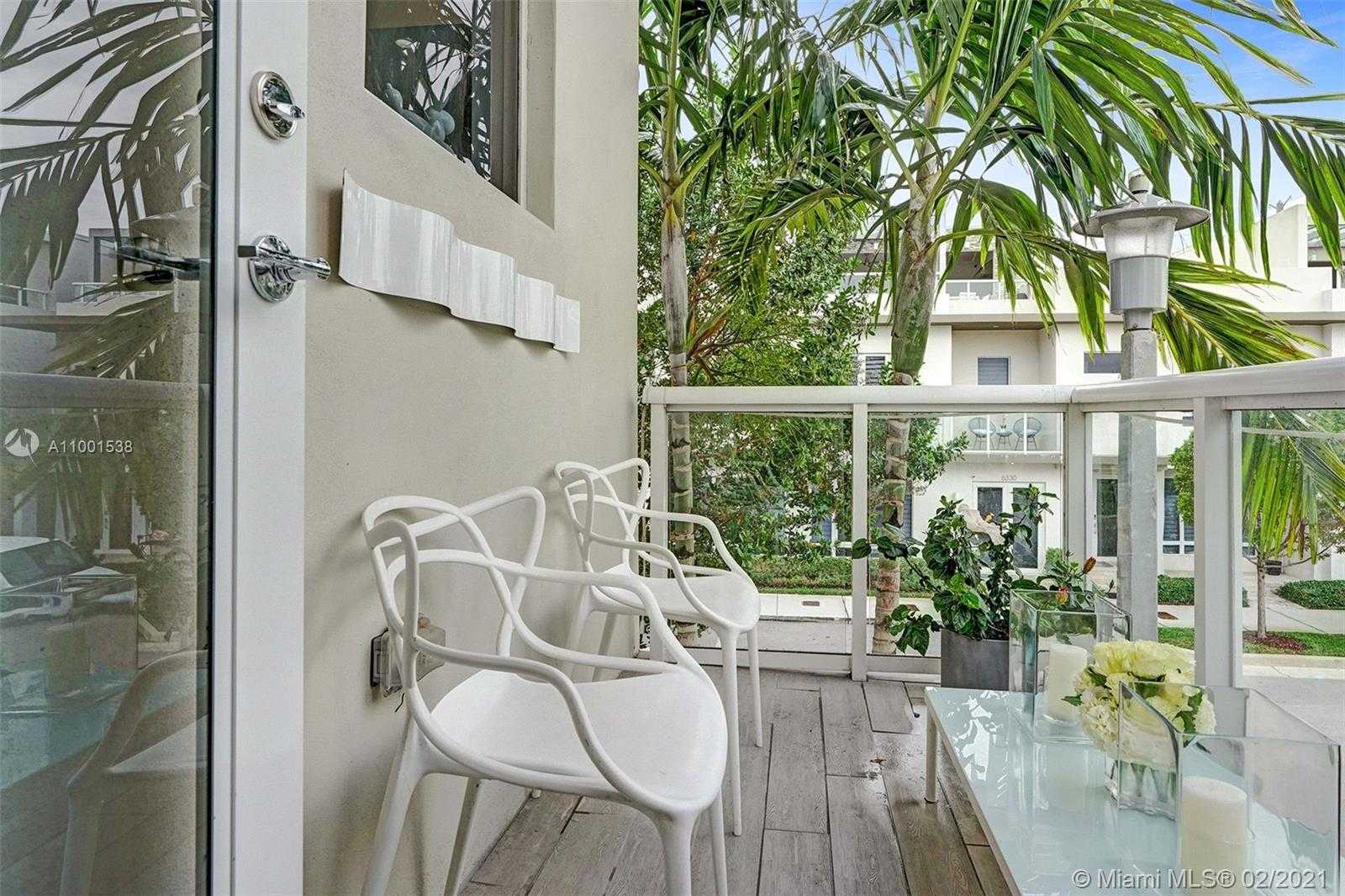 Small Image of 10560 NORTH WEST 64TH TER, Doral Number 37