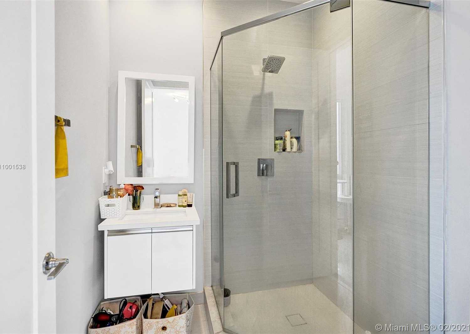 Small Image of 10560 NORTH WEST 64TH TER, Doral Number 55