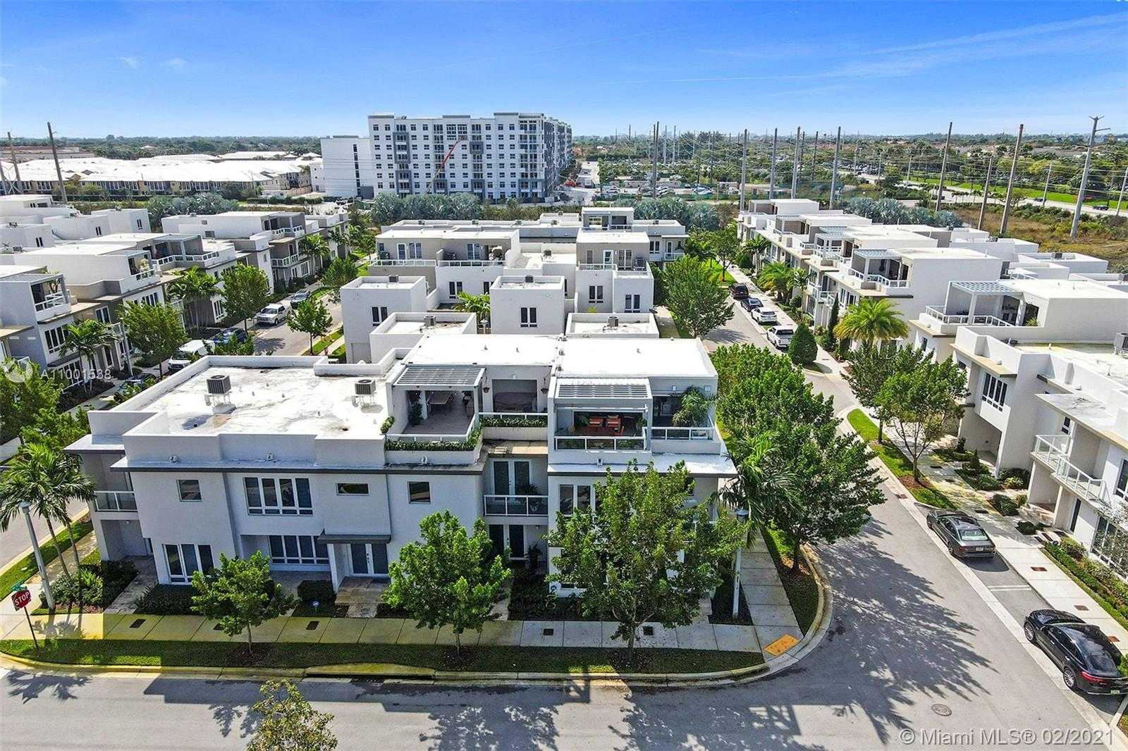Small Image of 10560 NORTH WEST 64TH TER, Doral Number 73