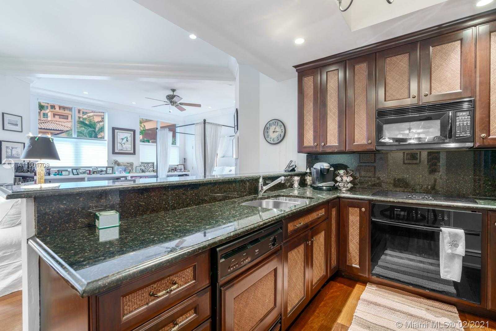 Small Image of 60 EDGEWATER DR #7A, Coral Gables Number 22
