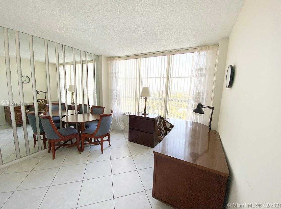 Small Image of 4101 PINE TREE DR #1412, Miami Beach Number 8