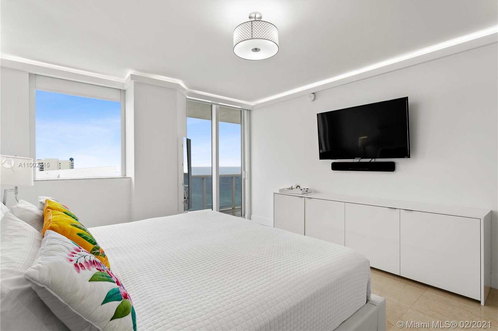 Small Image of 4779 COLLINS AVE #2401, Miami Beach Number 10