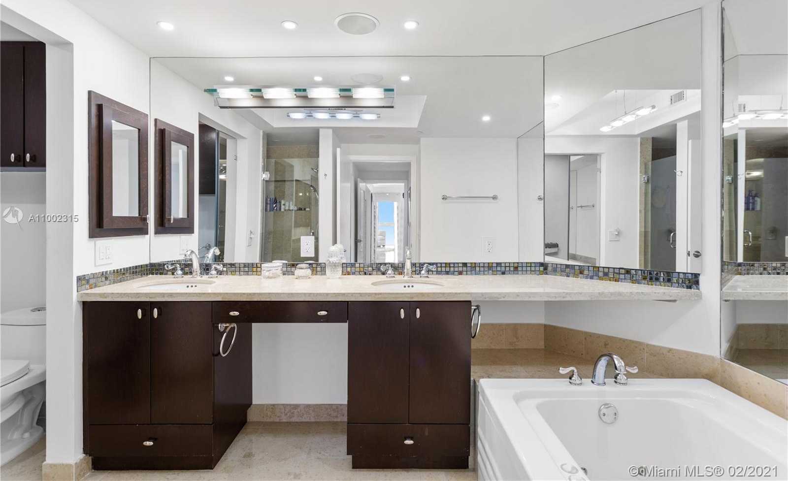 Small Image of 4779 COLLINS AVE #2401, Miami Beach Number 11