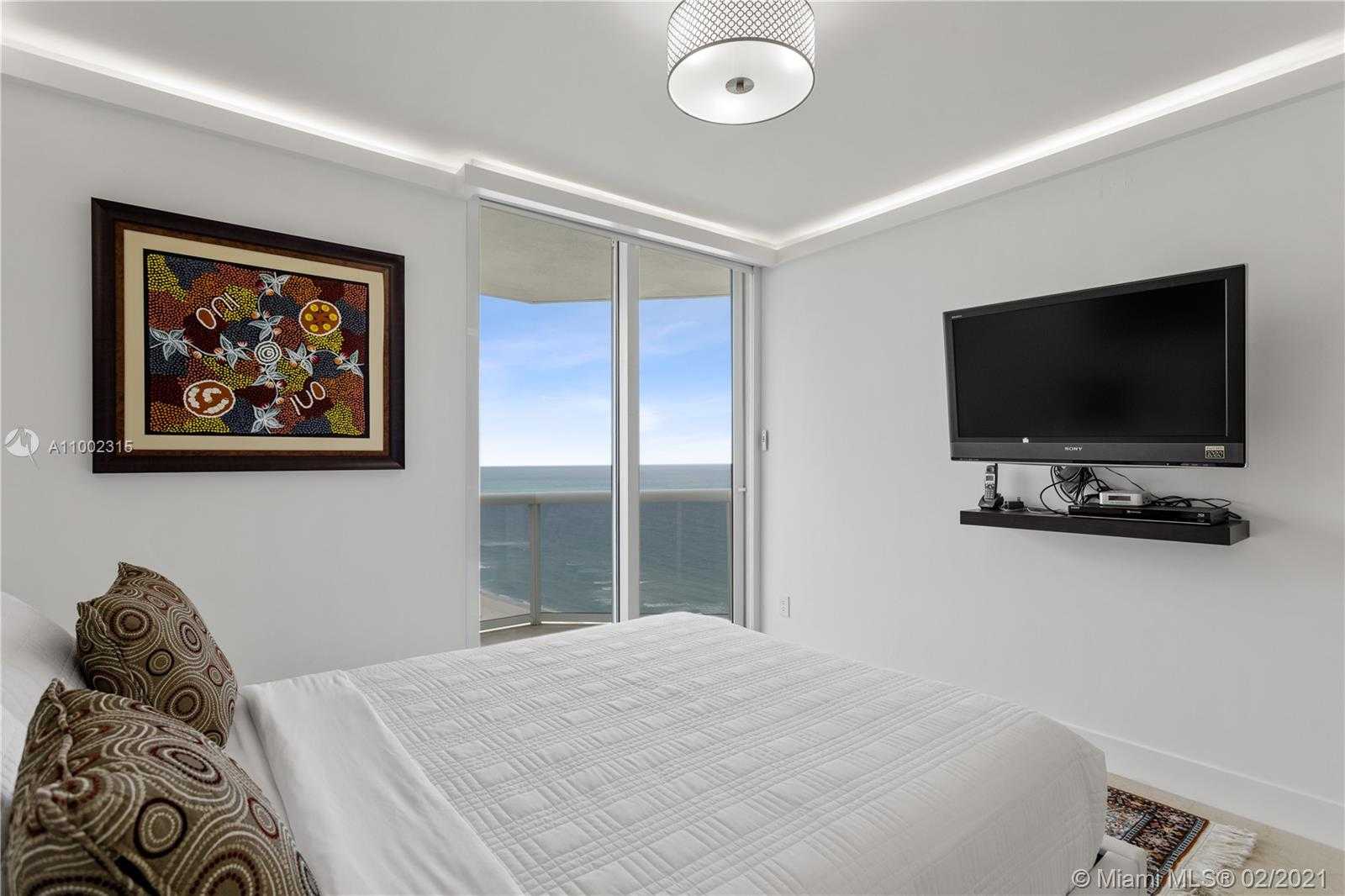 Small Image of 4779 COLLINS AVE #2401, Miami Beach Number 12