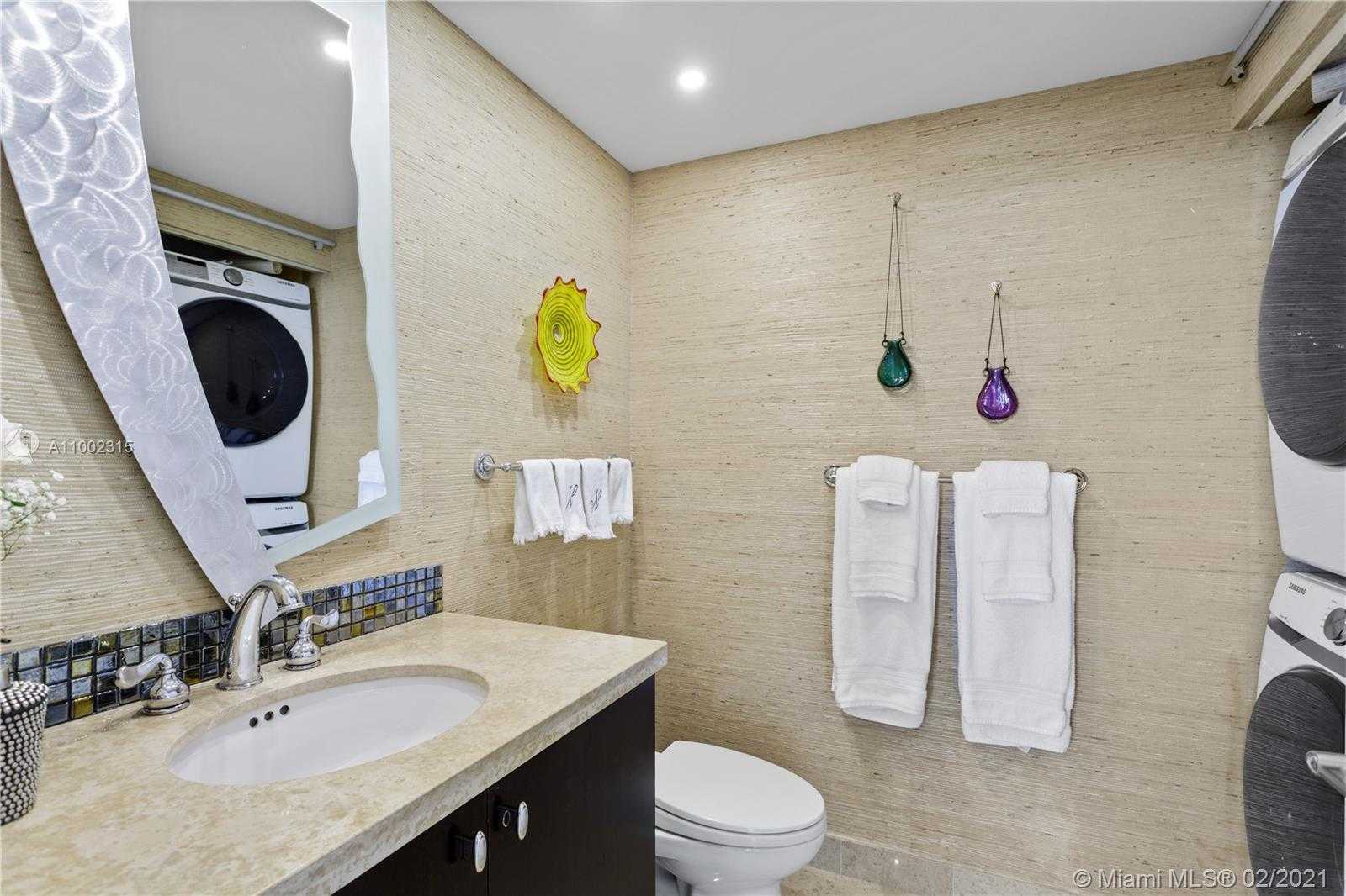 Small Image of 4779 COLLINS AVE #2401, Miami Beach Number 14