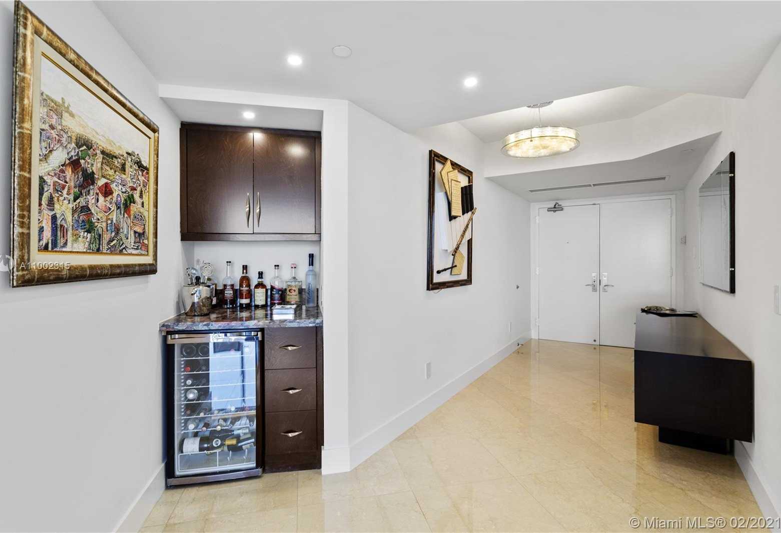 Small Image of 4779 COLLINS AVE #2401, Miami Beach Number 2