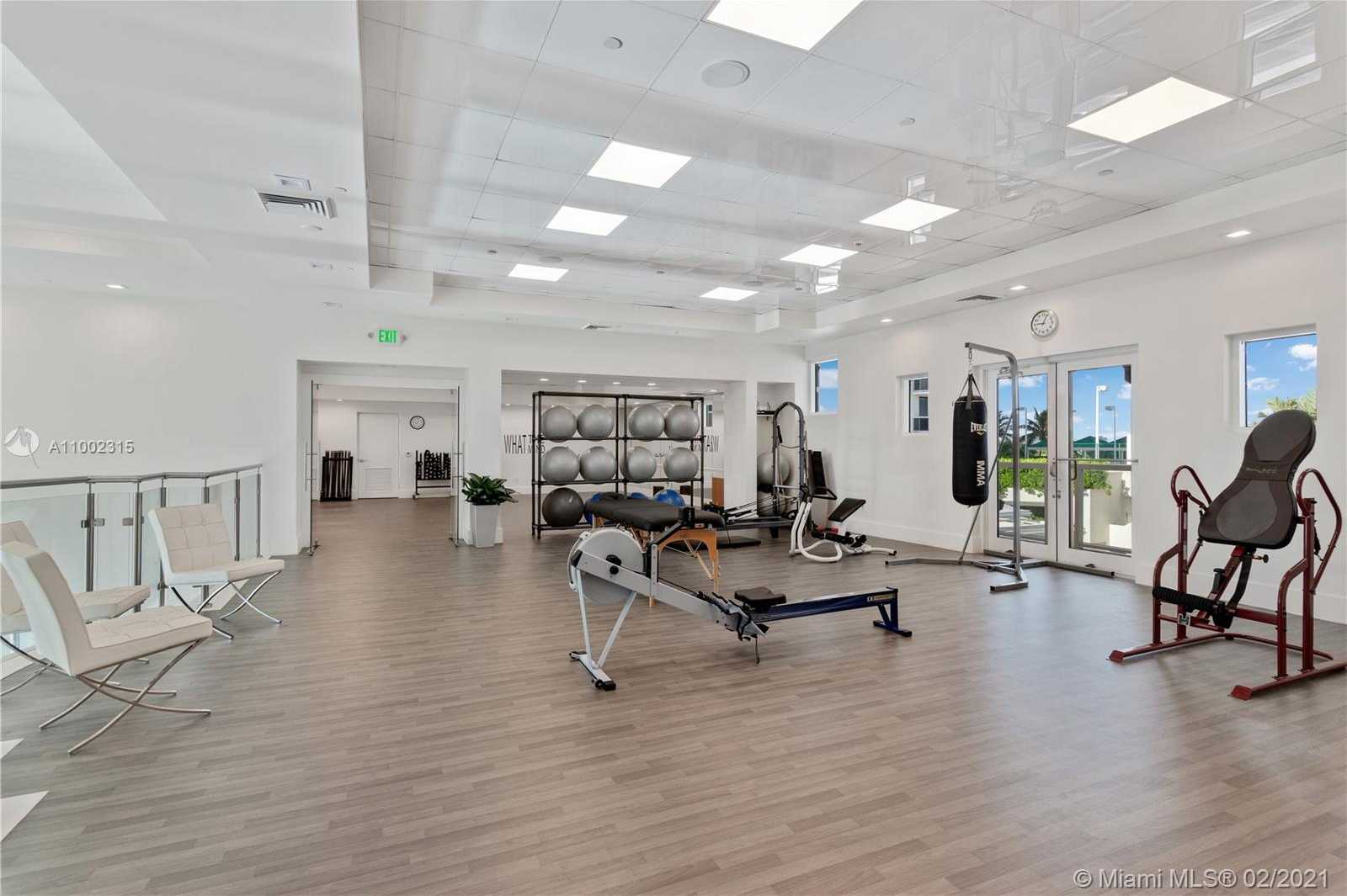 Small Image of 4779 COLLINS AVE #2401, Miami Beach Number 25