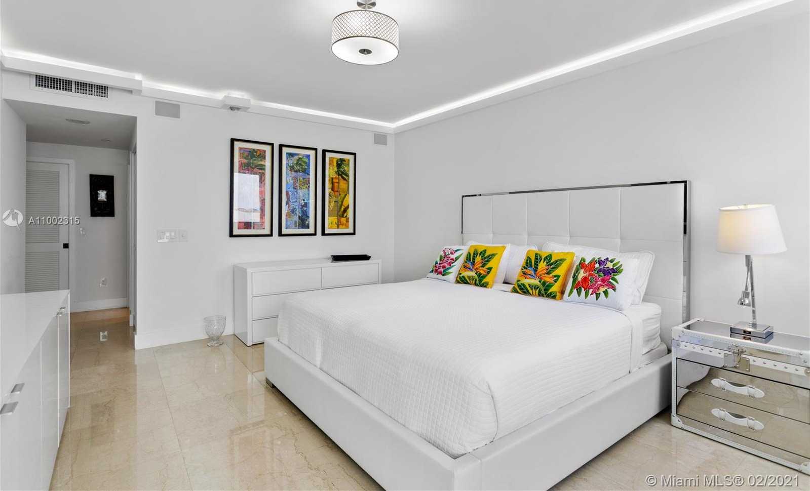 Small Image of 4779 COLLINS AVE #2401, Miami Beach Number 9