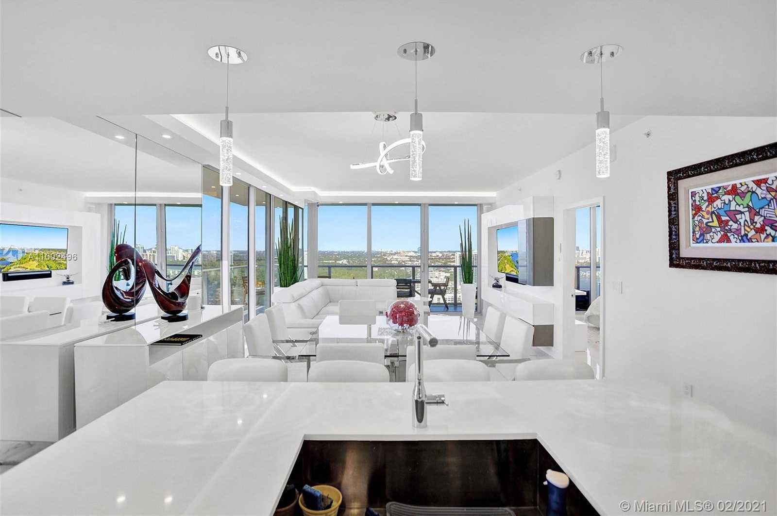 Small Image of 16385 BISCAYNE BLVD #3001, North Miami Beach Number 14