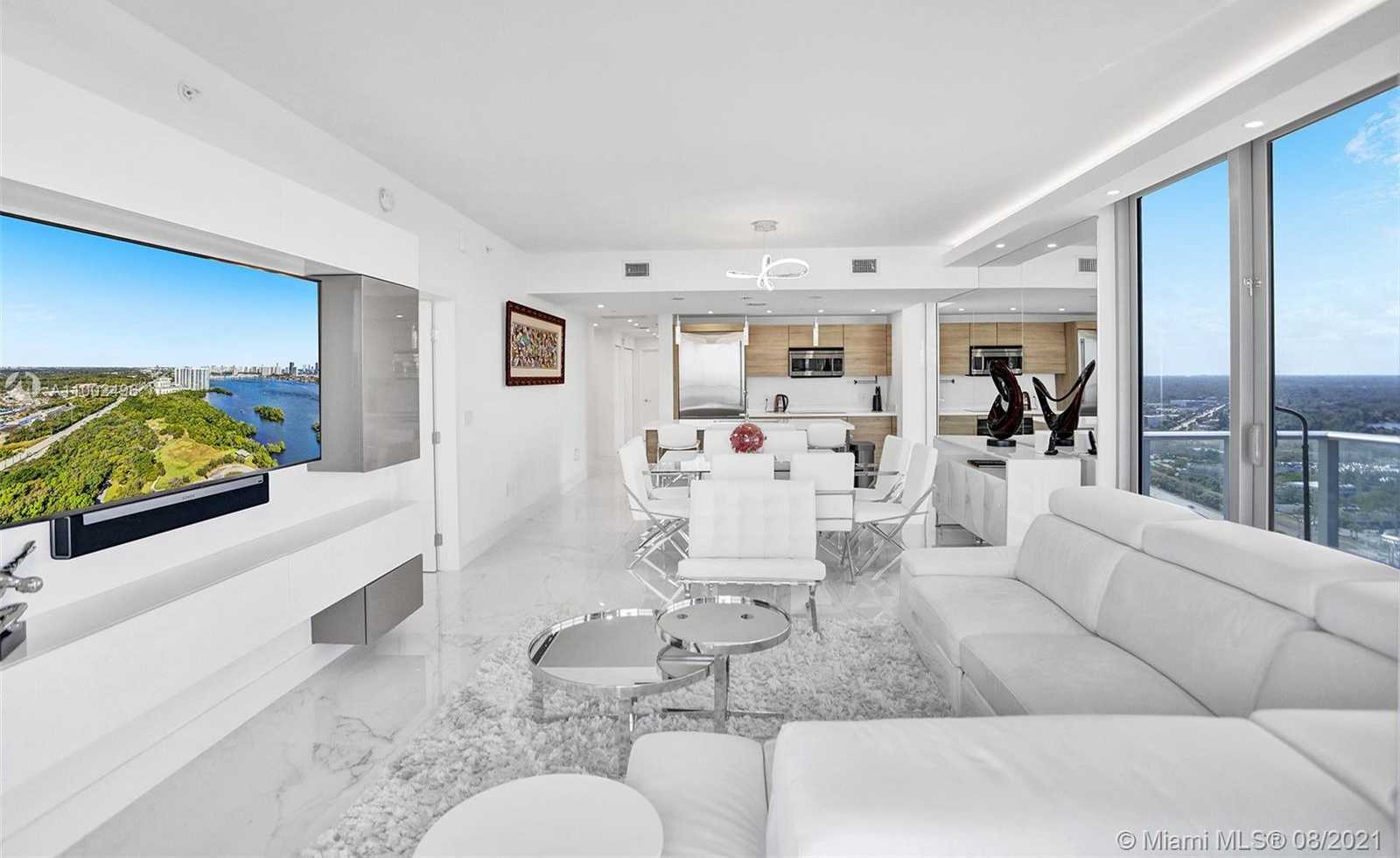 Small Image of 16385 BISCAYNE BLVD #3001, North Miami Beach Number 2