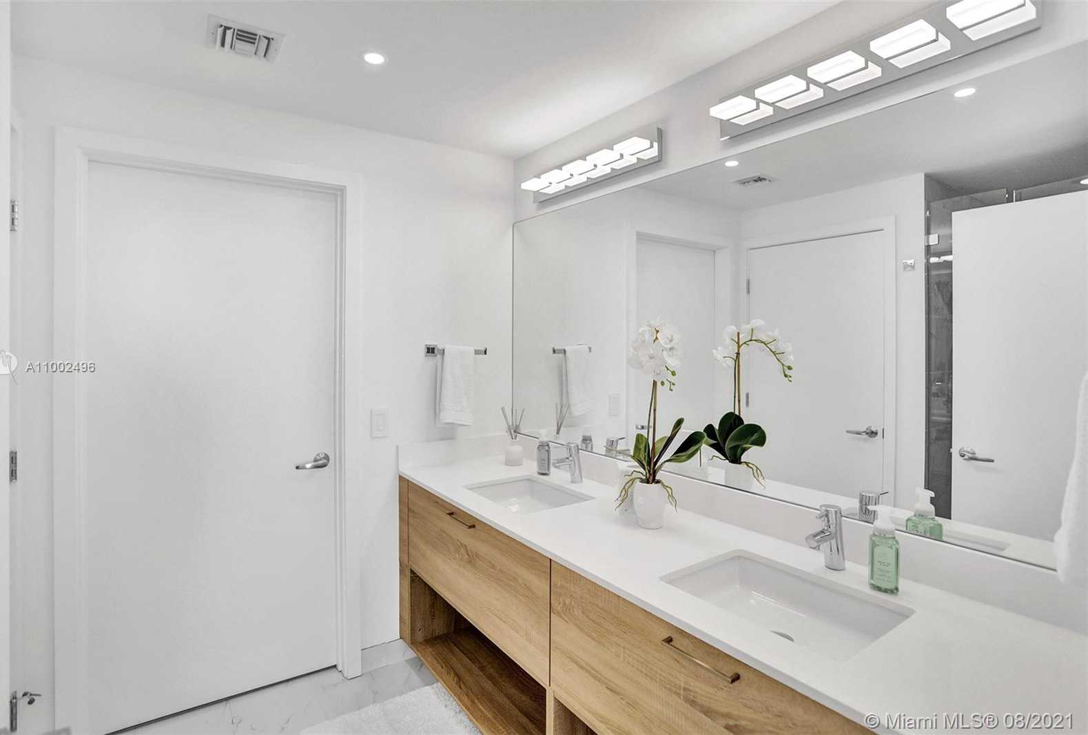 Small Image of 16385 BISCAYNE BLVD #3001, North Miami Beach Number 20