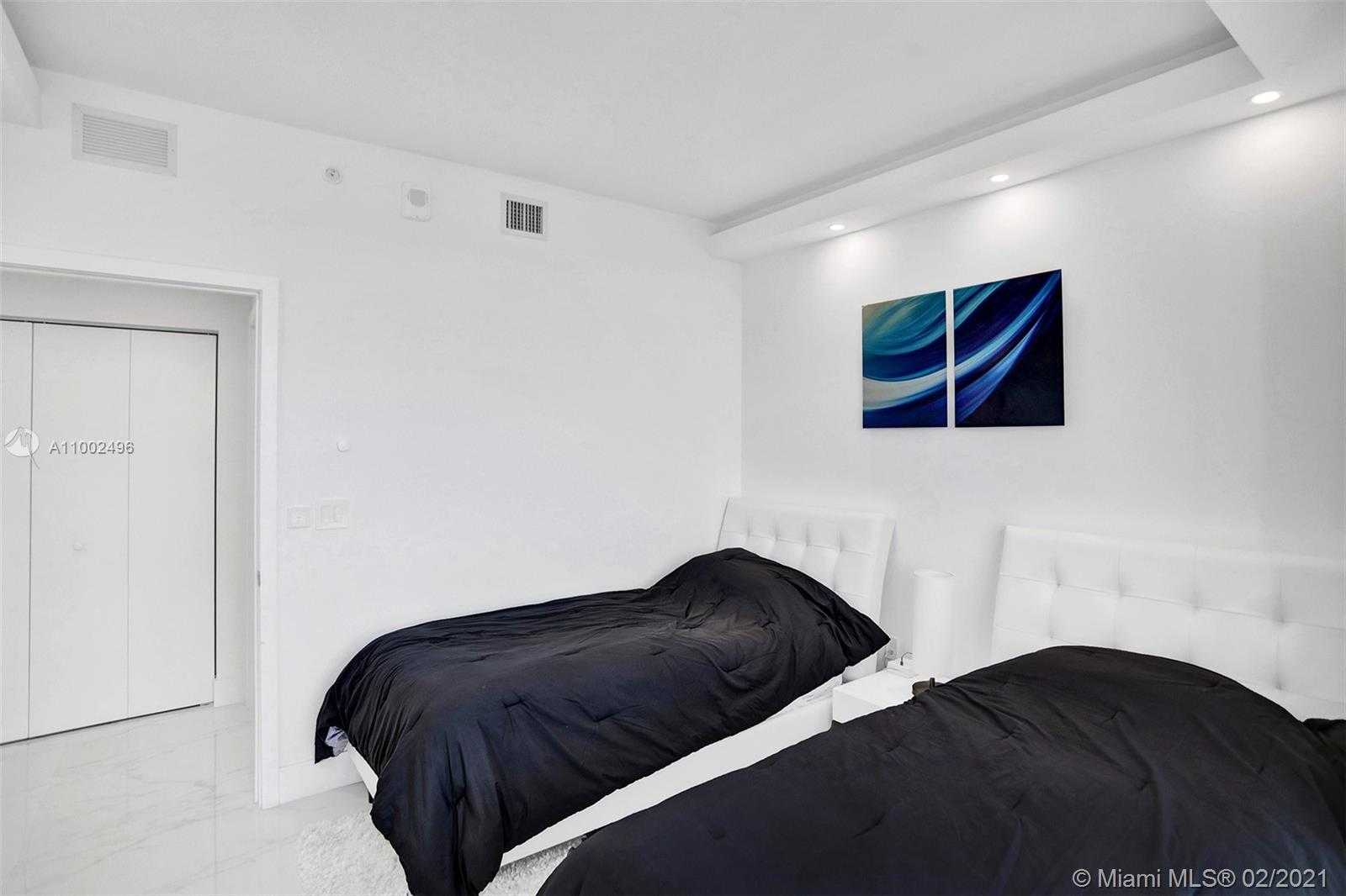 Small Image of 16385 BISCAYNE BLVD #3001, North Miami Beach Number 24