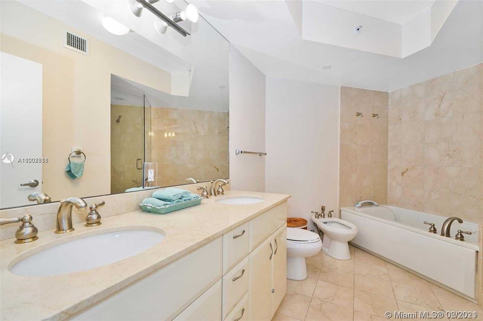 Small Image of 6365 COLLINS AVE #808, Miami Beach Number 15