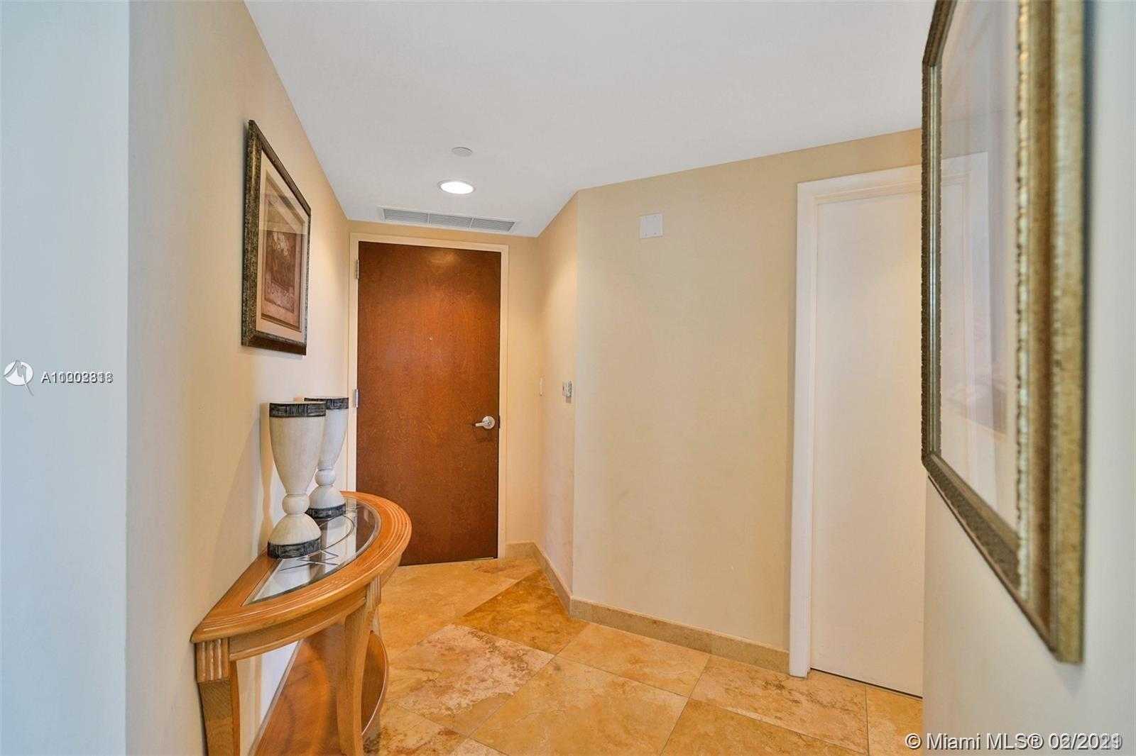 Small Image of 6365 COLLINS AVE #808, Miami Beach Number 16