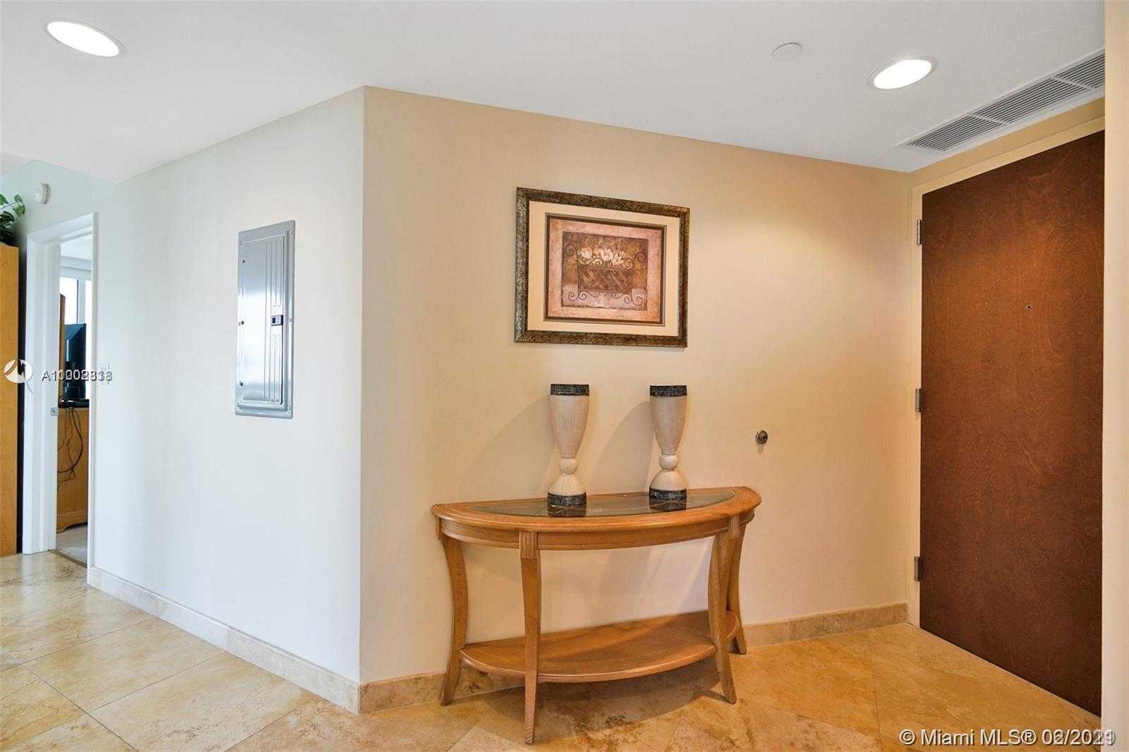 Small Image of 6365 COLLINS AVE #808, Miami Beach Number 17