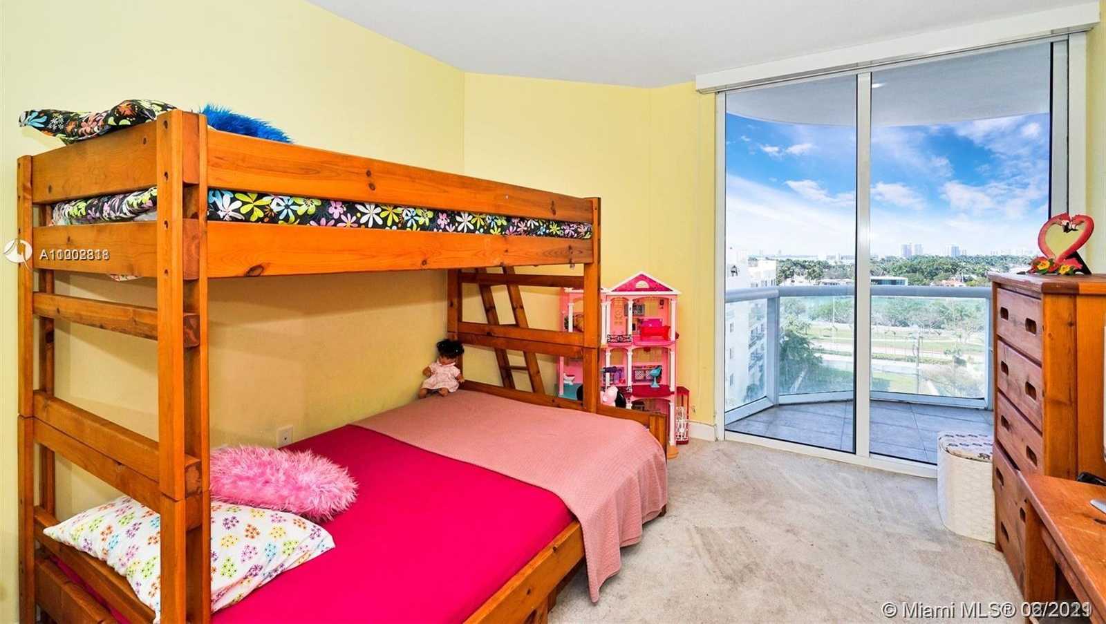 Small Image of 6365 COLLINS AVE #808, Miami Beach Number 18