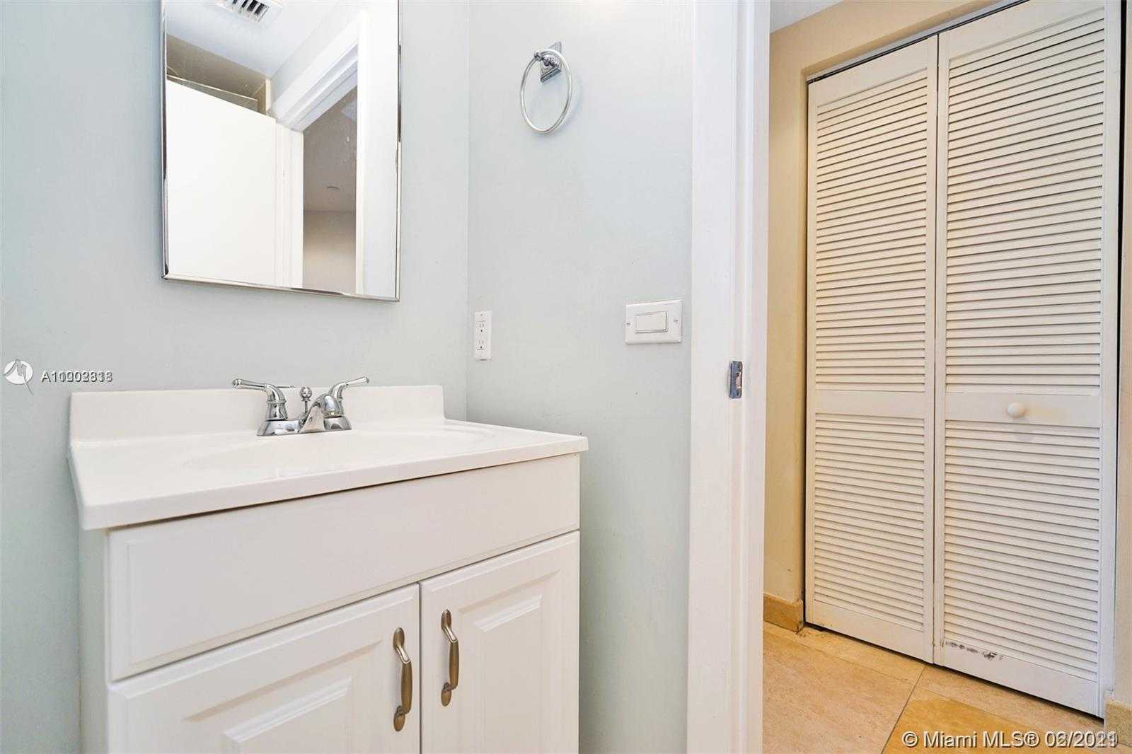 Small Image of 6365 COLLINS AVE #808, Miami Beach Number 20
