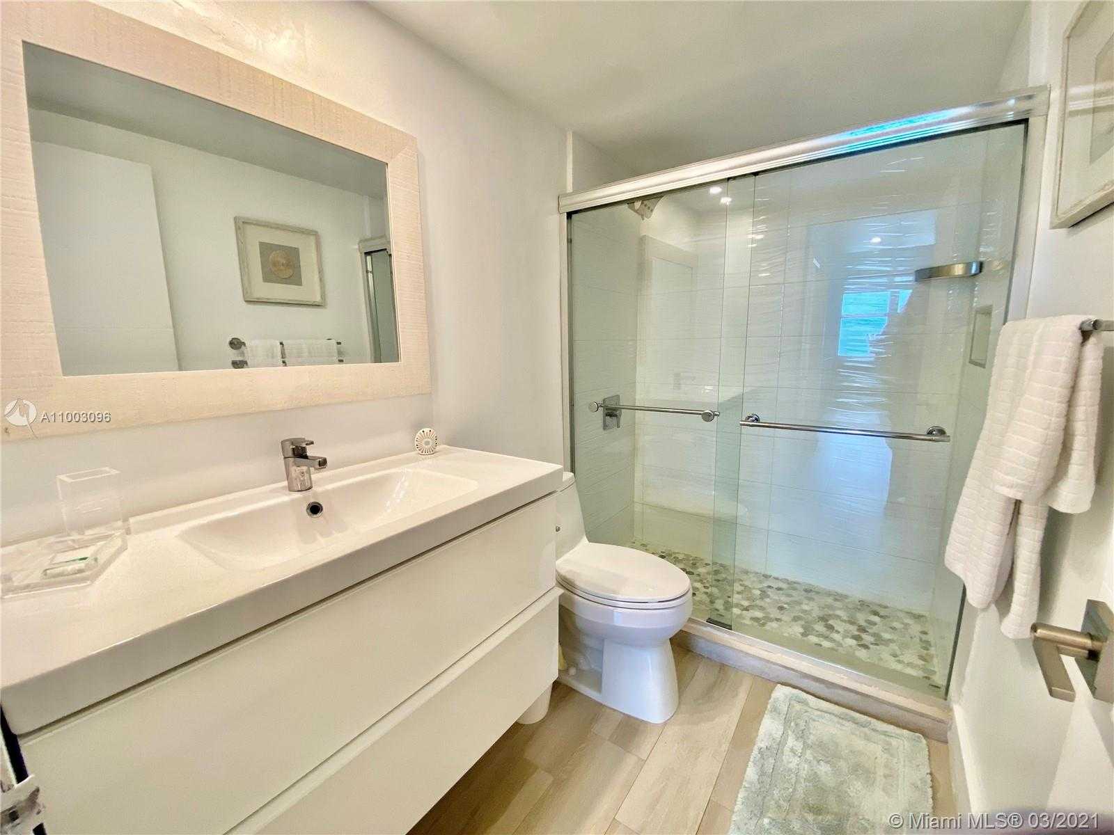 Small Image of 5601 COLLINS AVE #803, Miami Beach Number 15