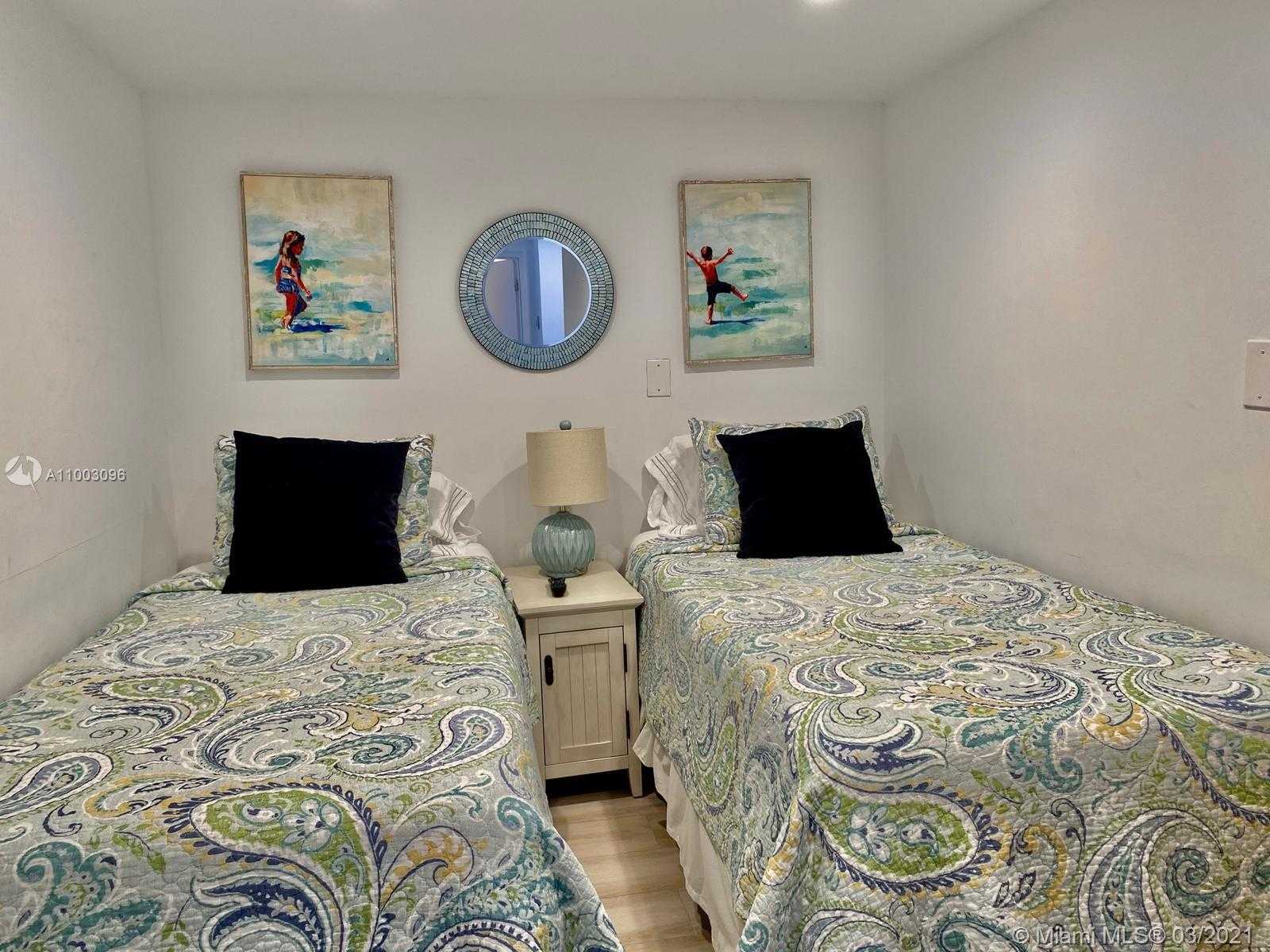 Small Image of 5601 COLLINS AVE #803, Miami Beach Number 17