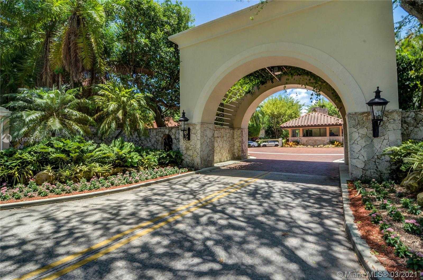 Small Image of 2000 SOUTH BAYSHORE DR #1, Miami Number 13