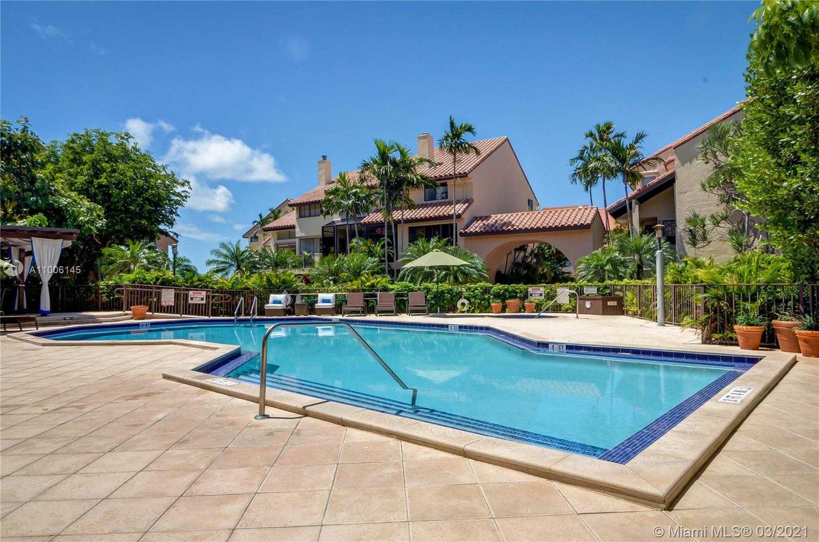 Small Image of 2000 SOUTH BAYSHORE DR #1, Miami Number 8